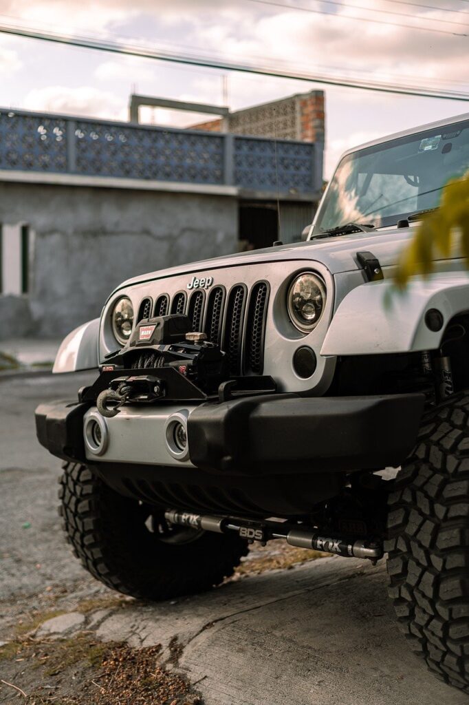 jeep, urban, streets-7853620.jpg